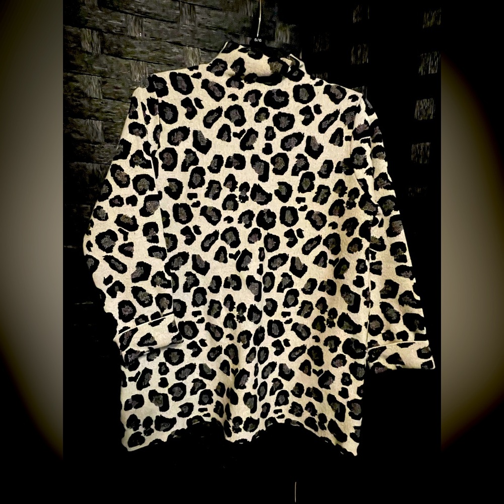 Tahari Women’s Dark Leopard Print Mock Neck Pullover Size Small soft 3/4 sleeve